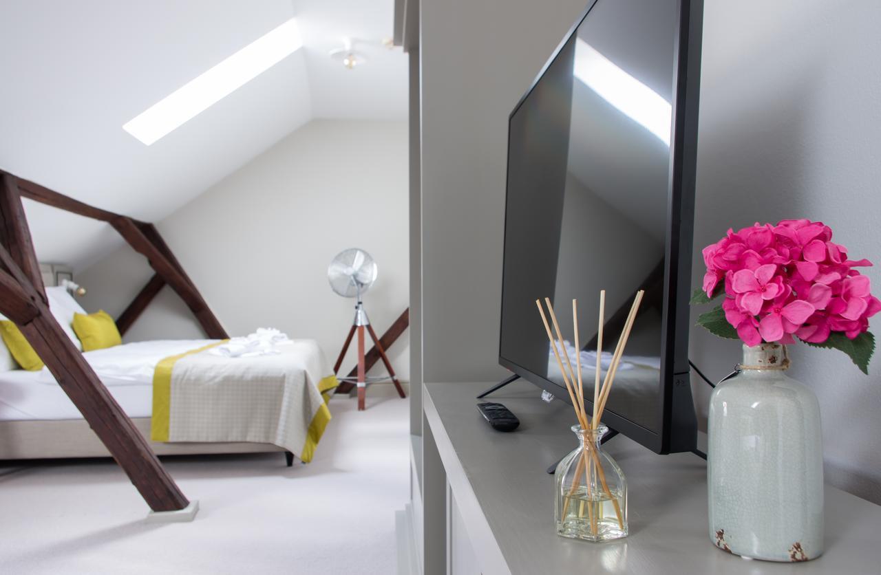 Hotel Kocour เชบีช ภายนอก รูปภาพ