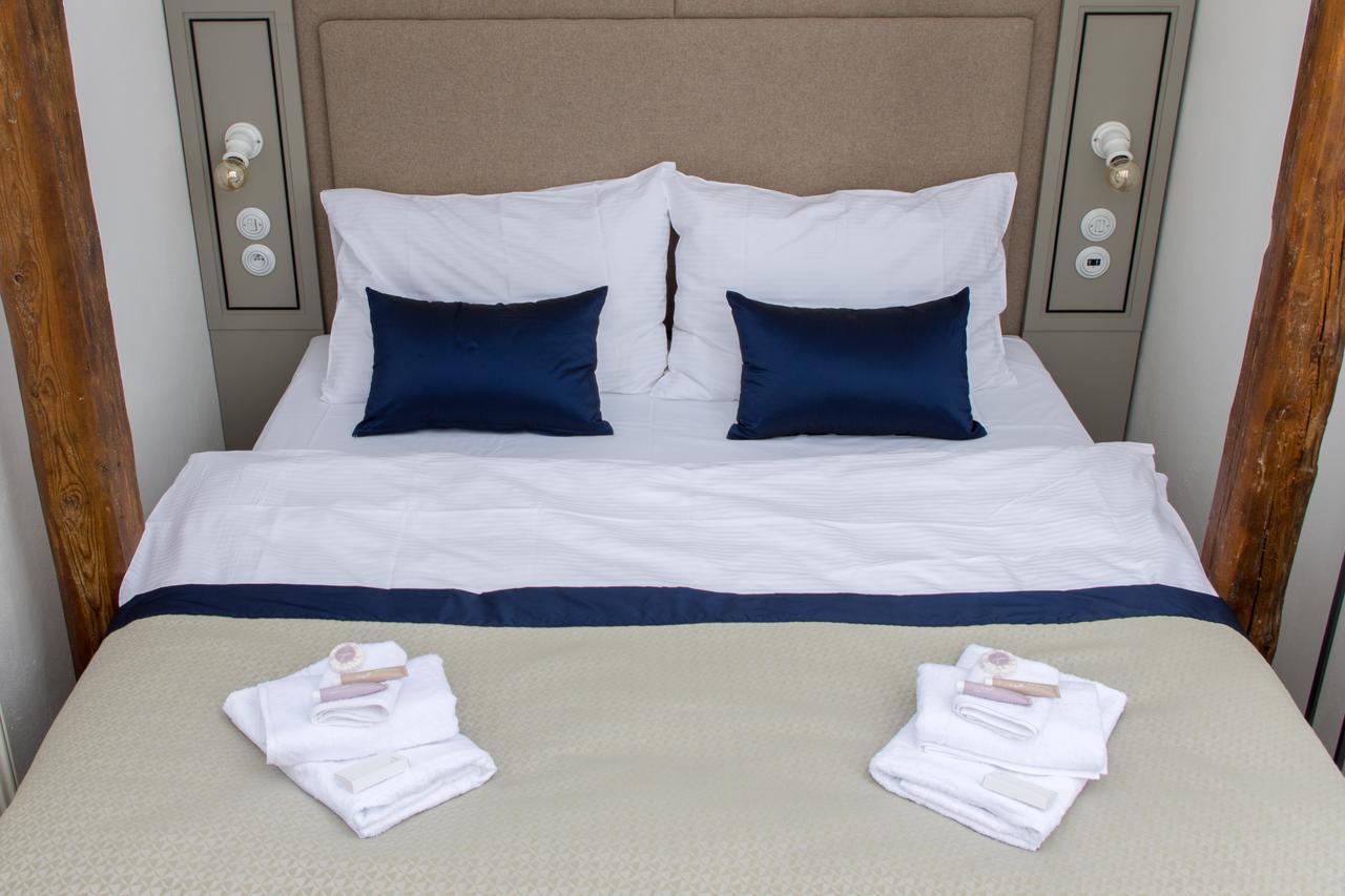 Hotel Kocour เชบีช ภายนอก รูปภาพ