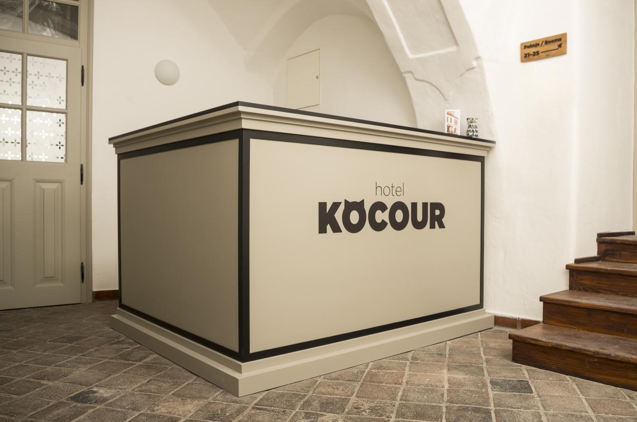 Hotel Kocour เชบีช ภายนอก รูปภาพ
